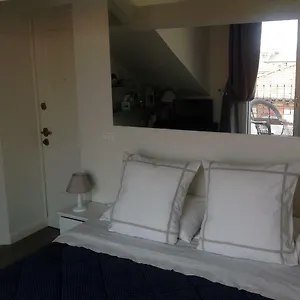 Pied à Terre With Terrazza In Center Milan