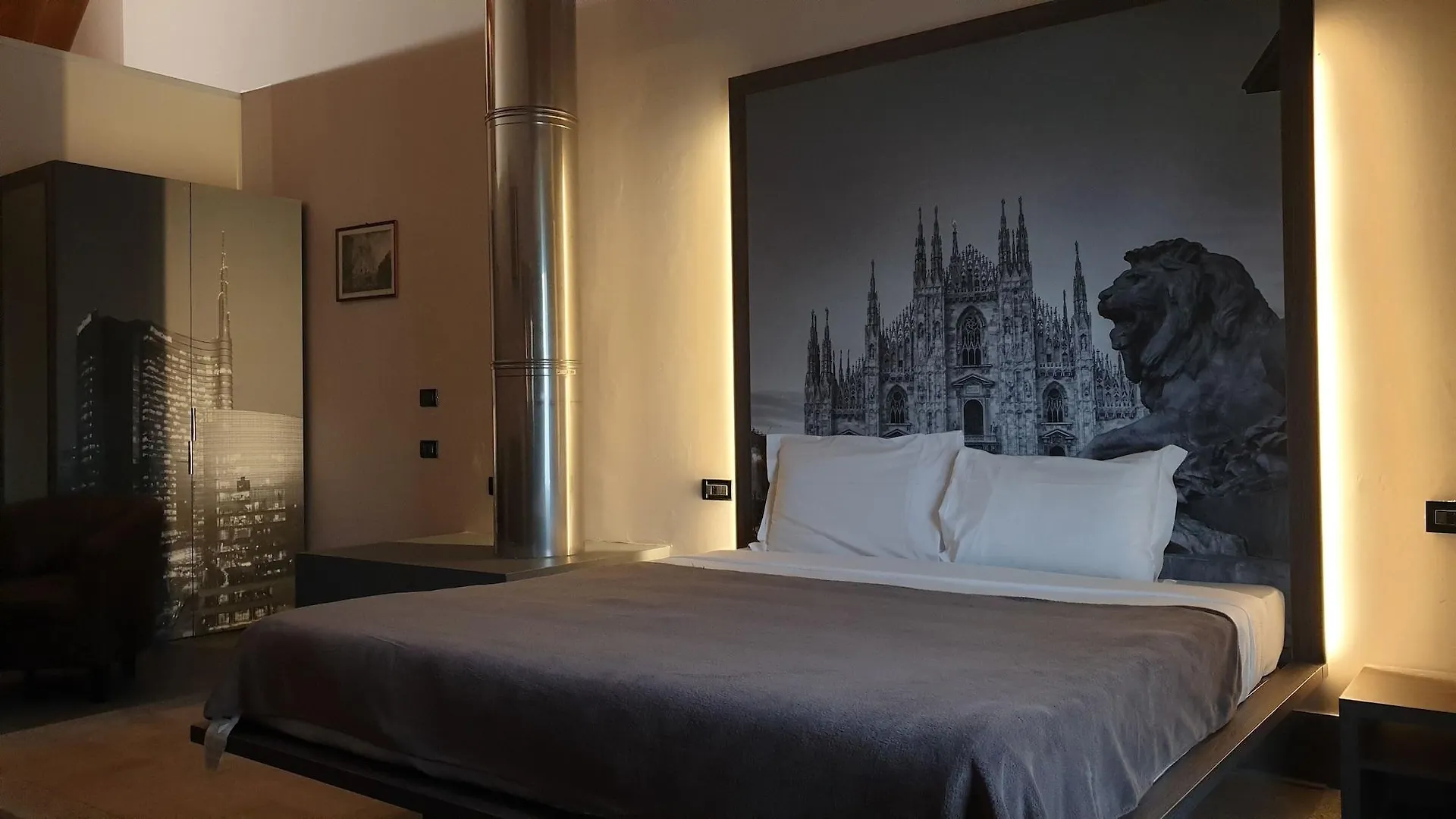 **  Hotel Seven Rooms Milan Italy