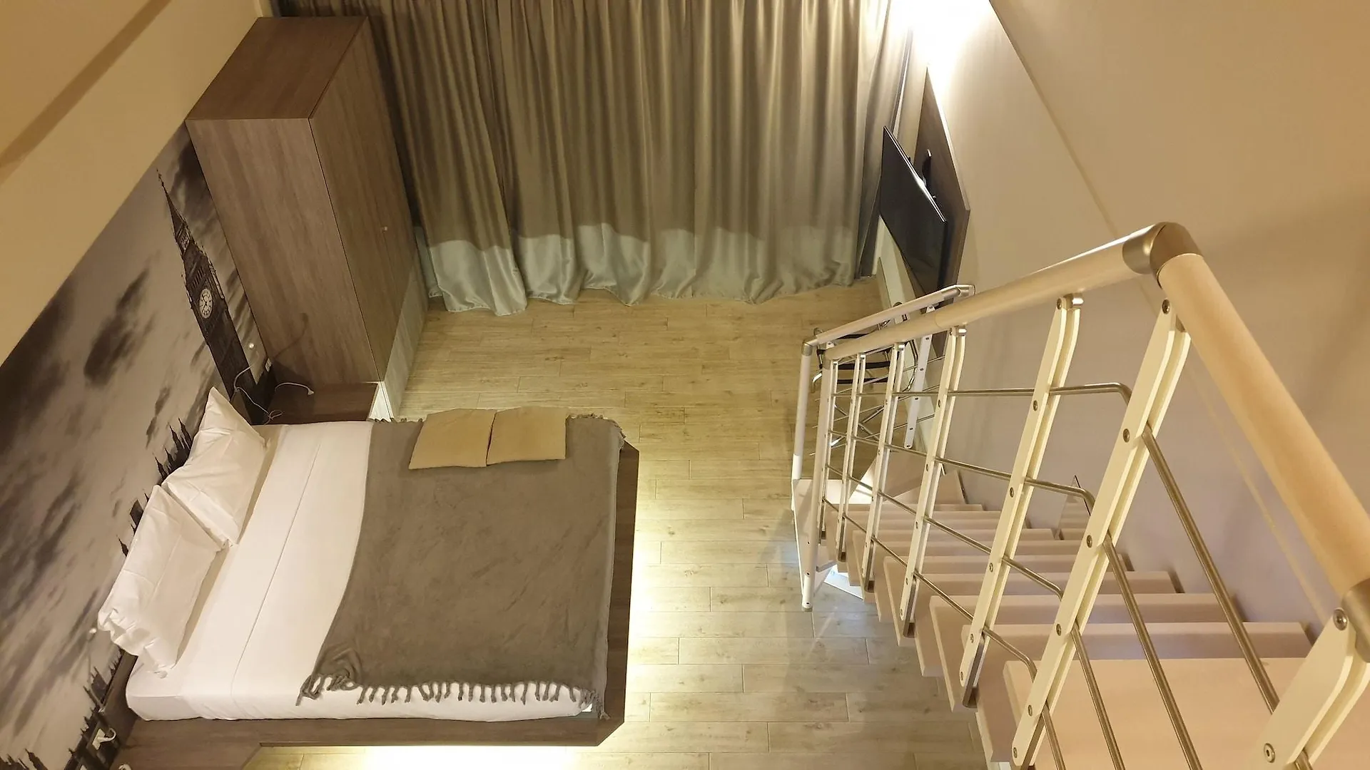 Hotel Seven Rooms Milan 2*,