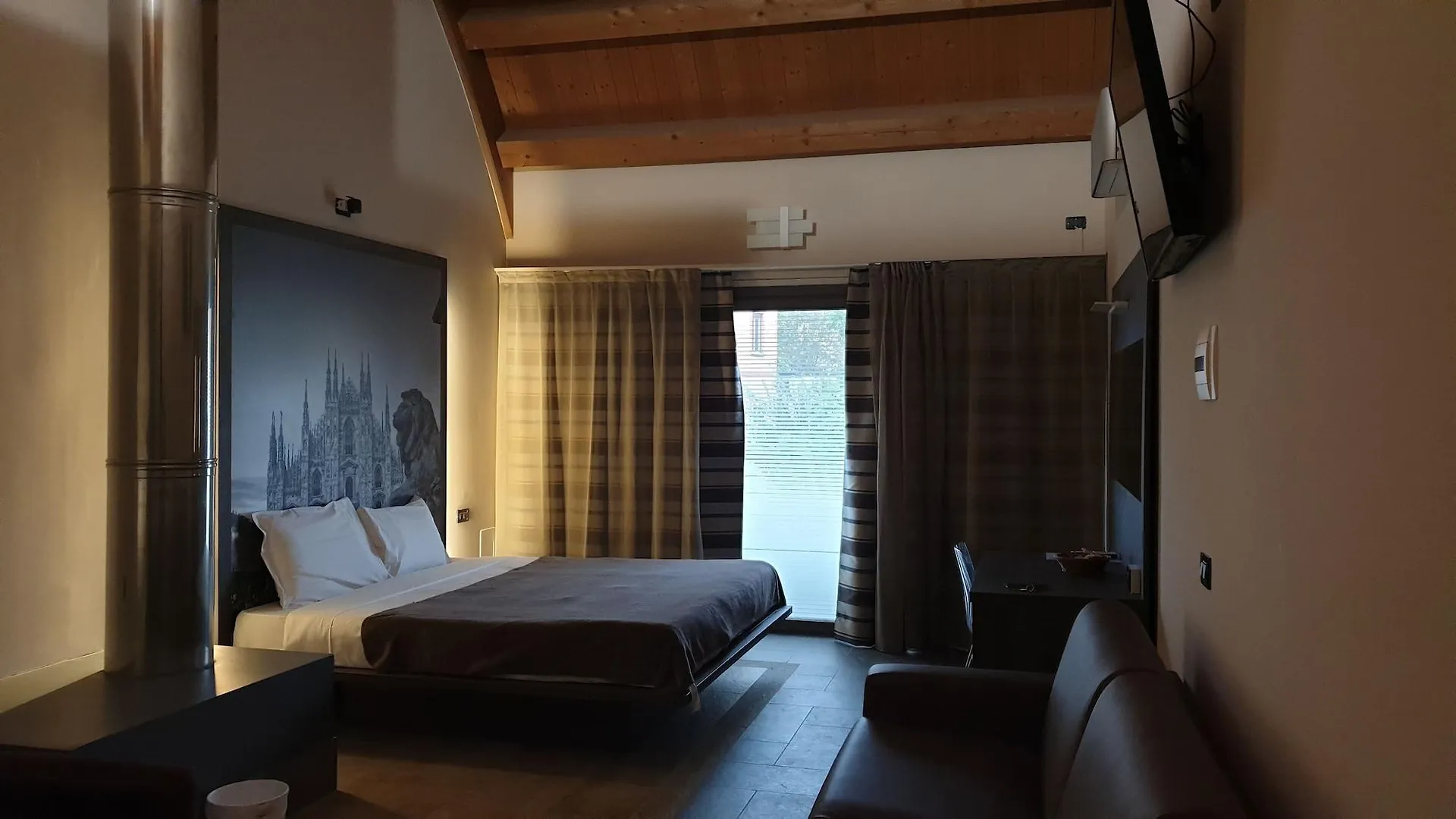Hotel Seven Rooms ميلان 2*,