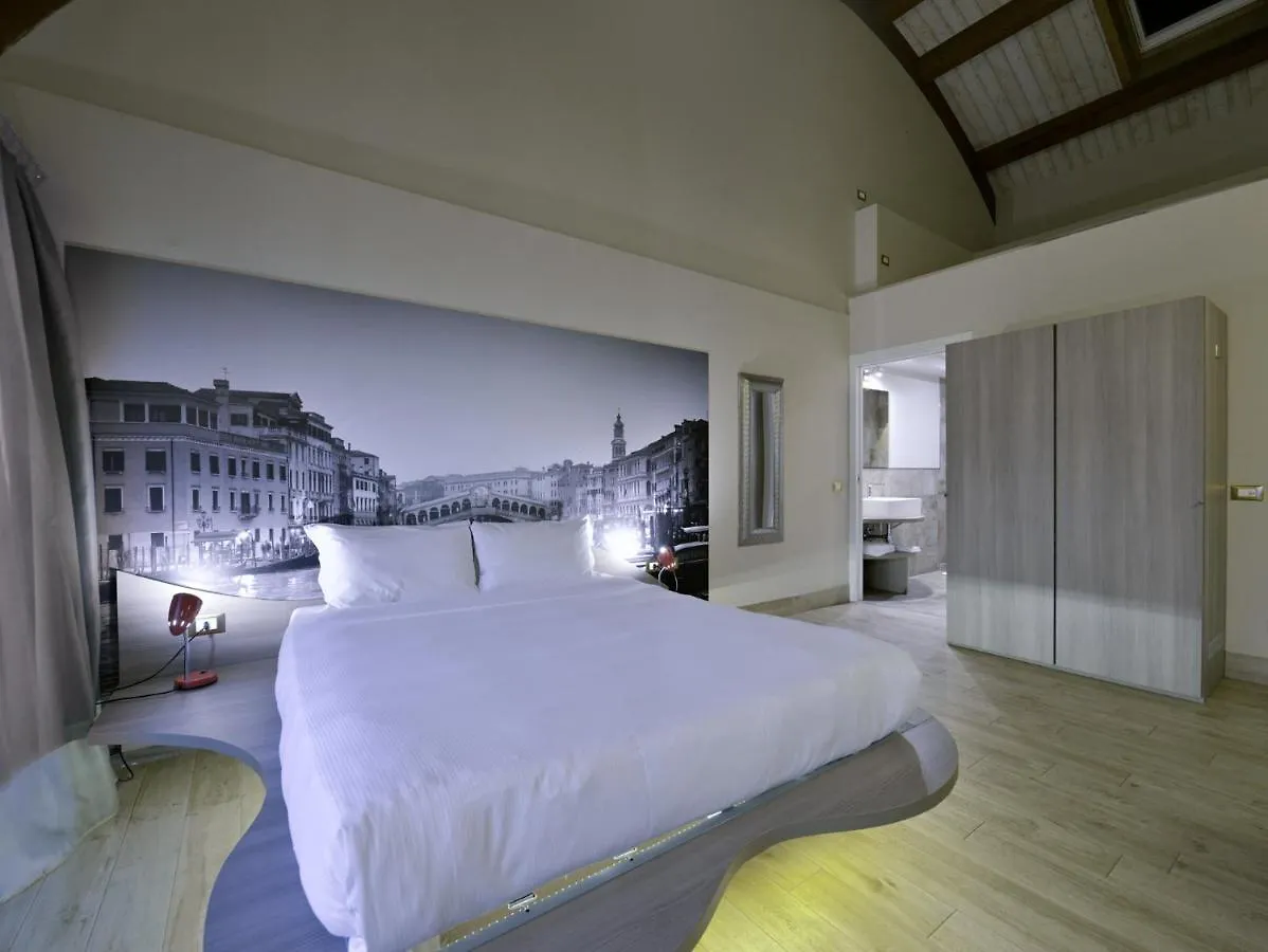 Hotel Seven Rooms ميلان